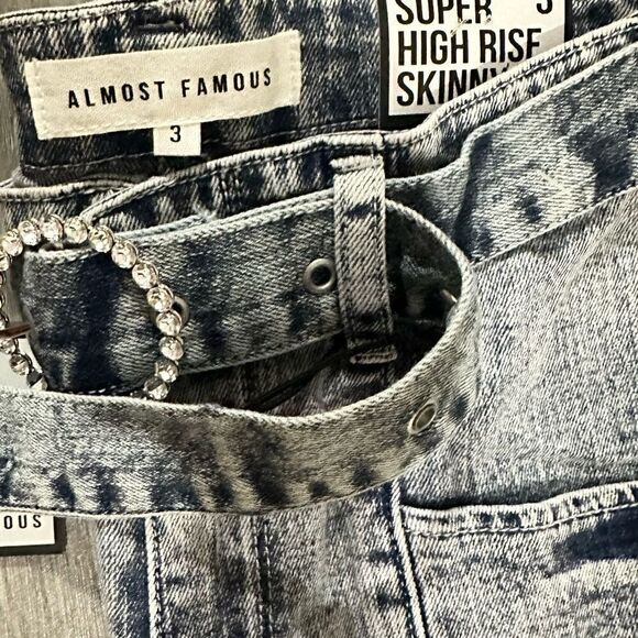 ALMOST FAMOUS JEANS SIZE 3 - Picture 6 of 8
